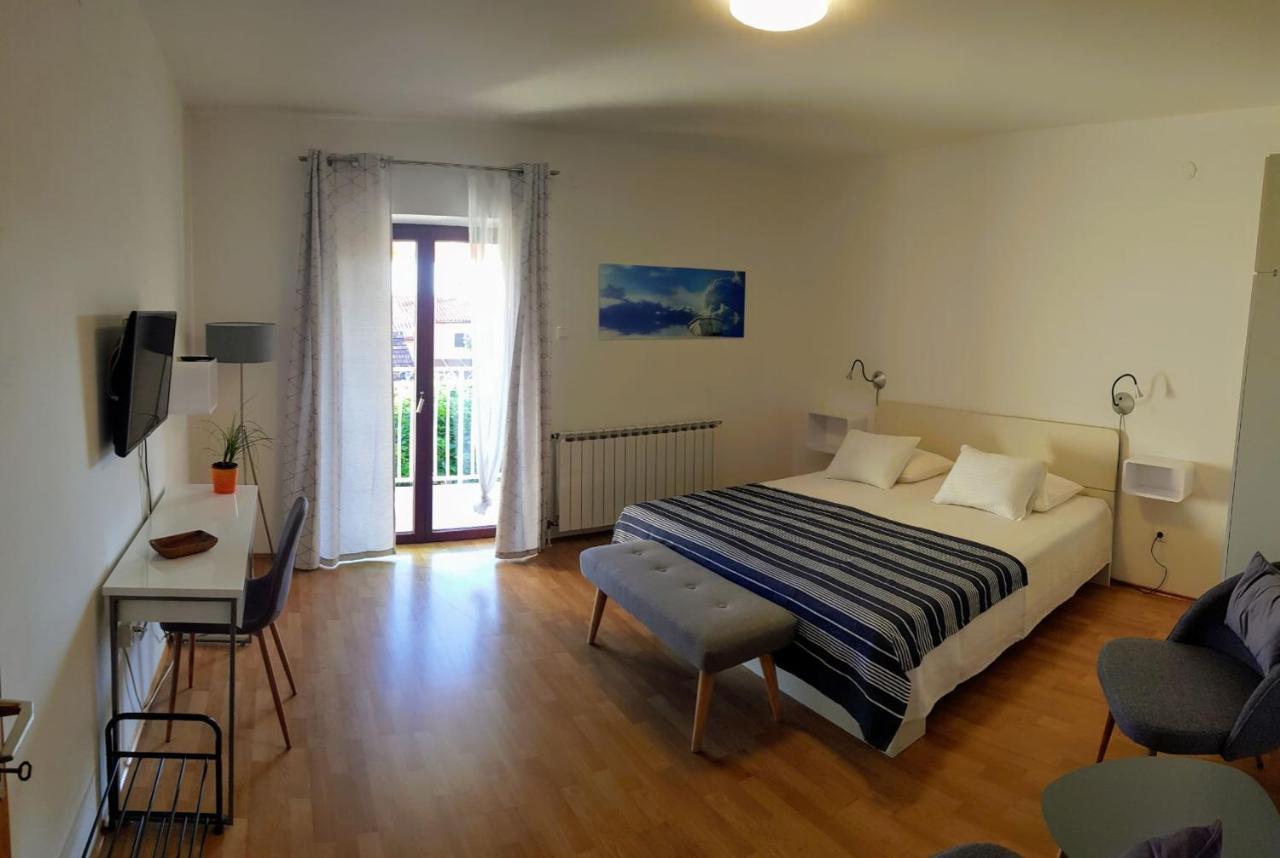 Apartments & Rooms Tom Medulin Zewnętrze zdjęcie