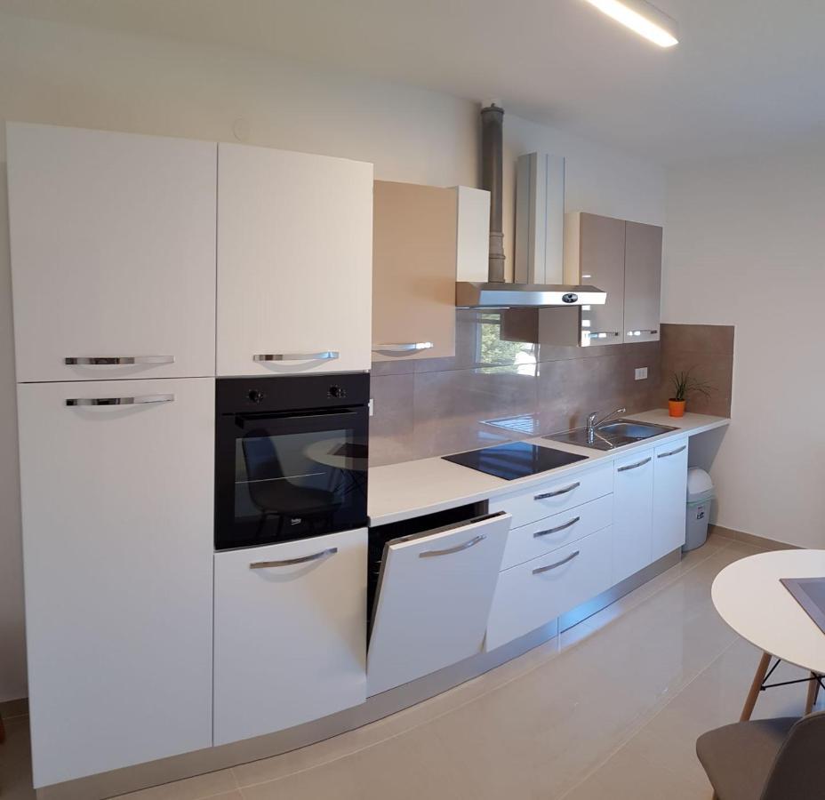 Apartments & Rooms Tom Medulin Zewnętrze zdjęcie