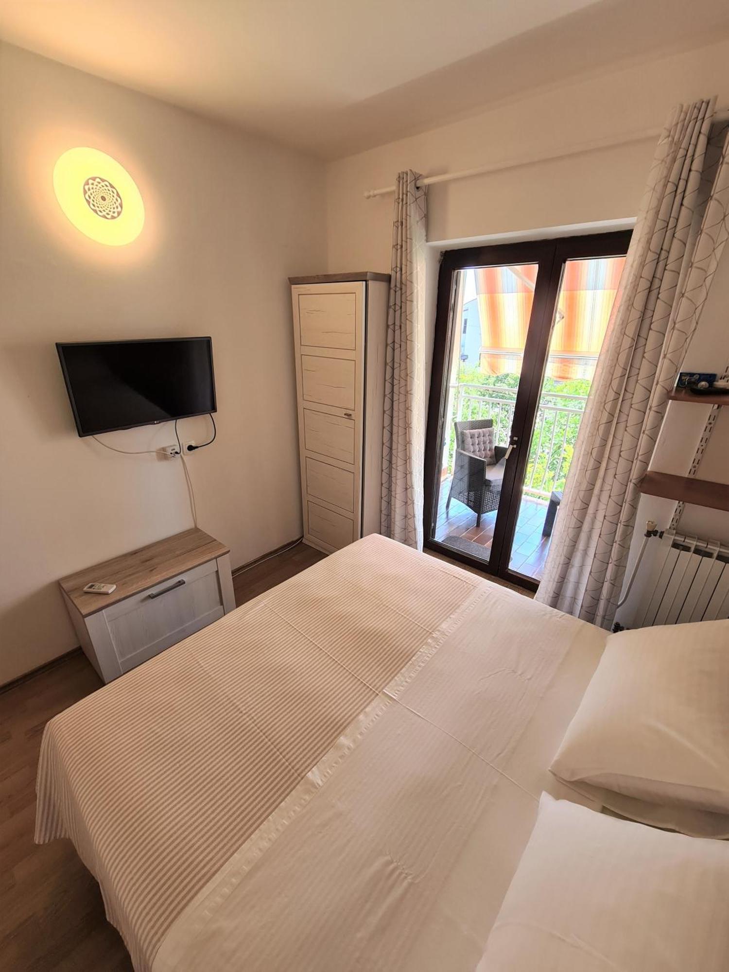 Apartments & Rooms Tom Medulin Zewnętrze zdjęcie